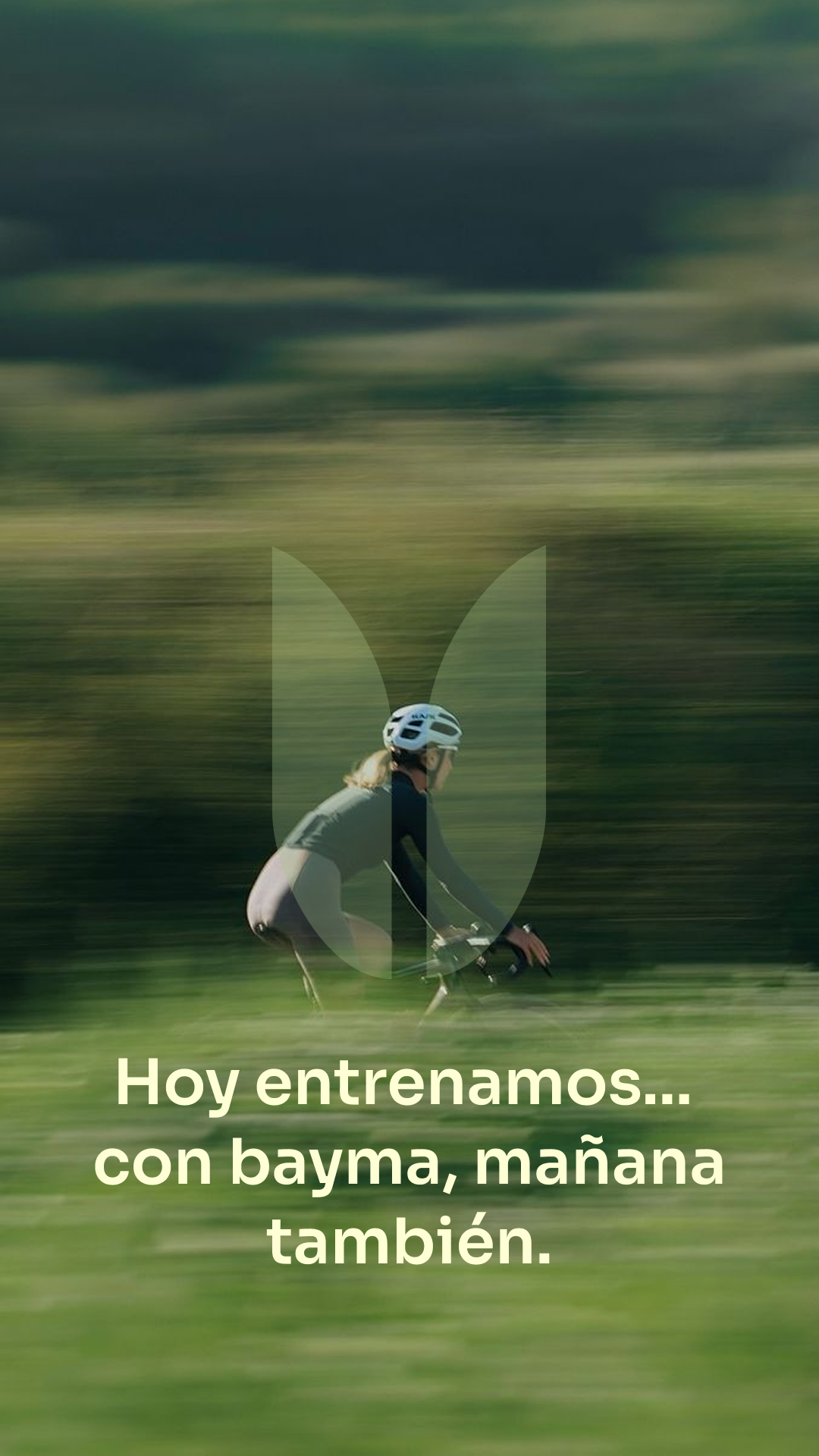 Creatividad de BAYMA para Instagram con un ciclista y elementos gráficos de la nueva identidad